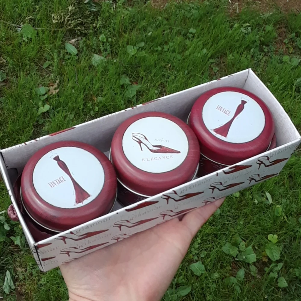 New set of 3 Candles Super cute packaging!